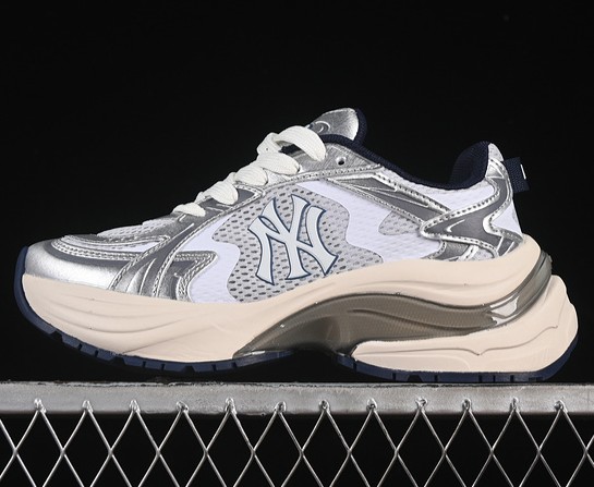 MLB Curve Runner New York Yankees Monogram Grey Silver 3ARNSPL4N-50GRL (Women's USW5-8 Men's US7-11) Sneaker