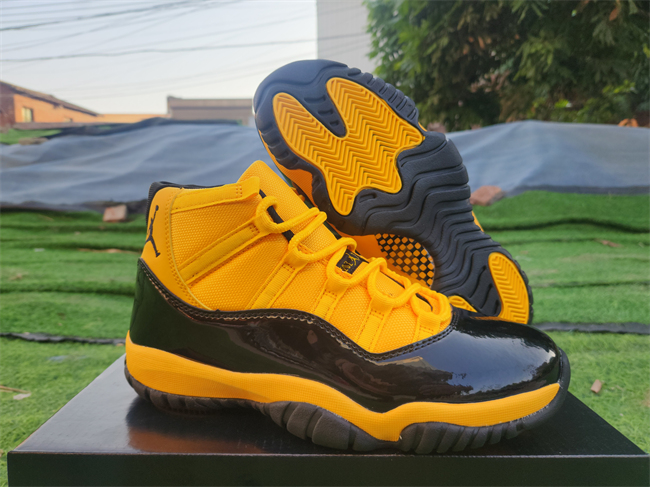 Men's Running weapon Air Jordan 11 Yellow Black Shoes 122